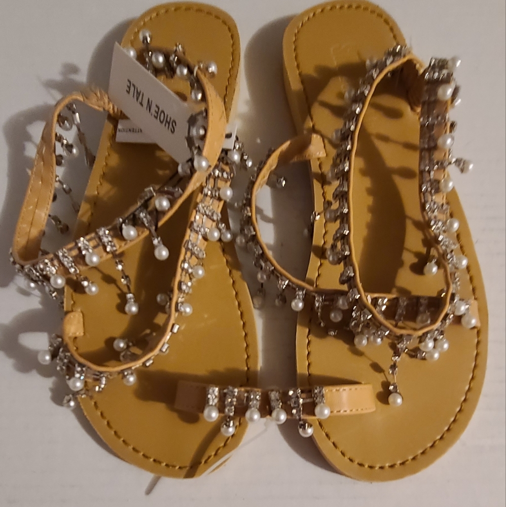 Women sandals